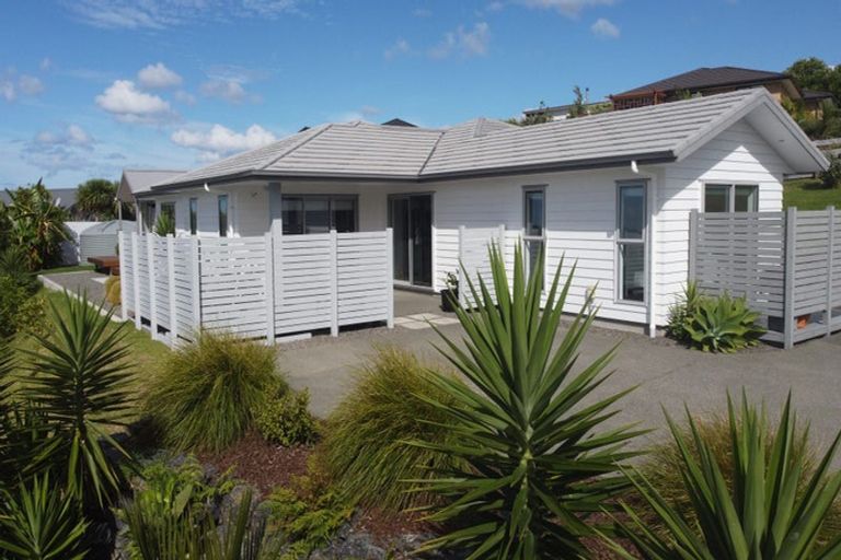 Photo of property in 1 Ngaio Close, Mangawhai, 0505