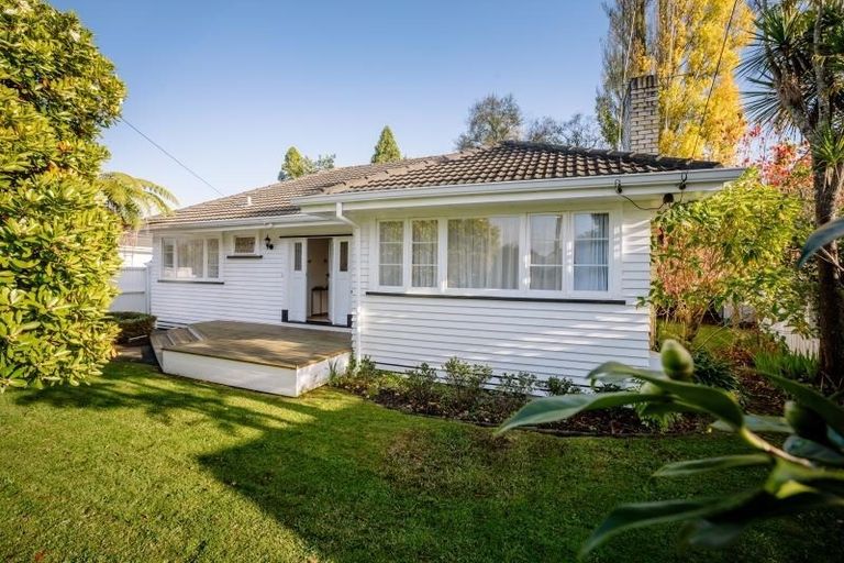 Photo of property in 9 Minchin Crescent, St Andrews, Hamilton, 3200