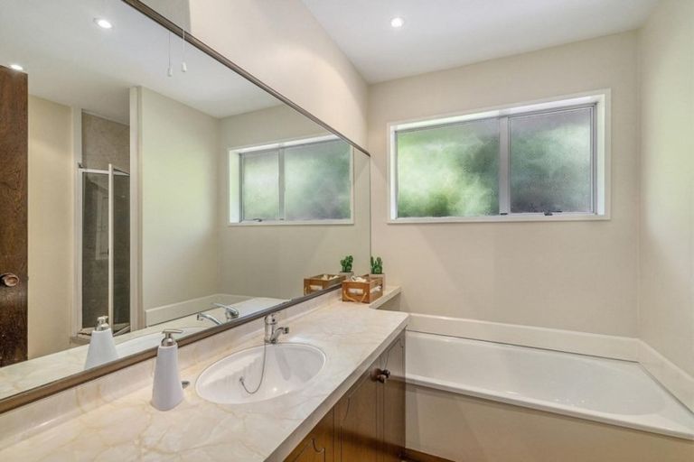 Photo of property in 10 Godfrey Place, Ilam, Christchurch, 8041
