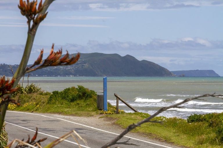 Photo of property in 121 The Parade, Paekakariki, 5034