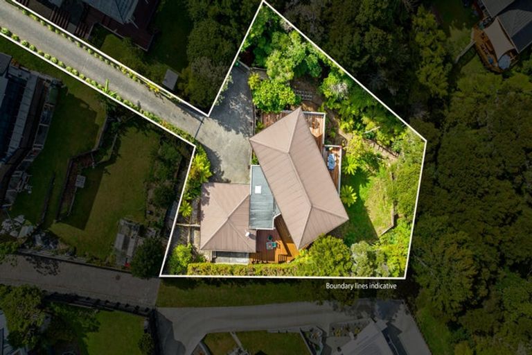 Photo of property in 140 Chelsea View Drive, Chatswood, Auckland, 0626