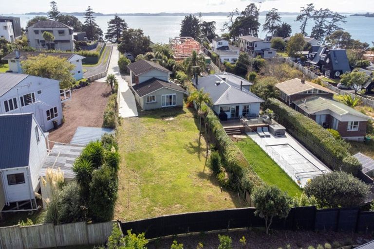 Photo of property in 2/75 Marine Parade, Mellons Bay, Auckland, 2014
