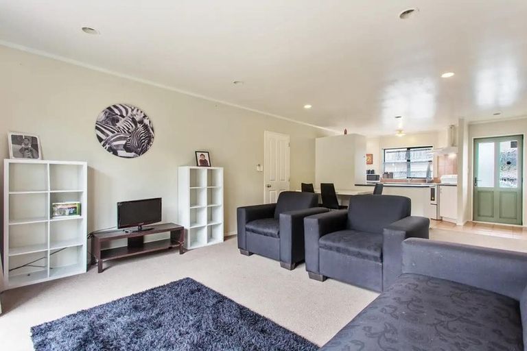 Photo of property in 1a Benton Place, Manurewa, Auckland, 2102