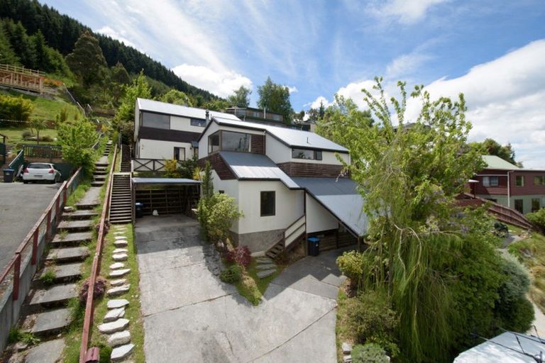 Photo of property in 9a Dart Place, Fernhill, Queenstown, 9300