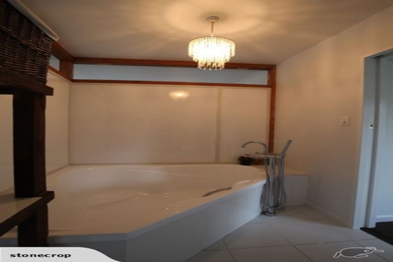 Photo of property in 19 Oxford Street, Waikari, 7420