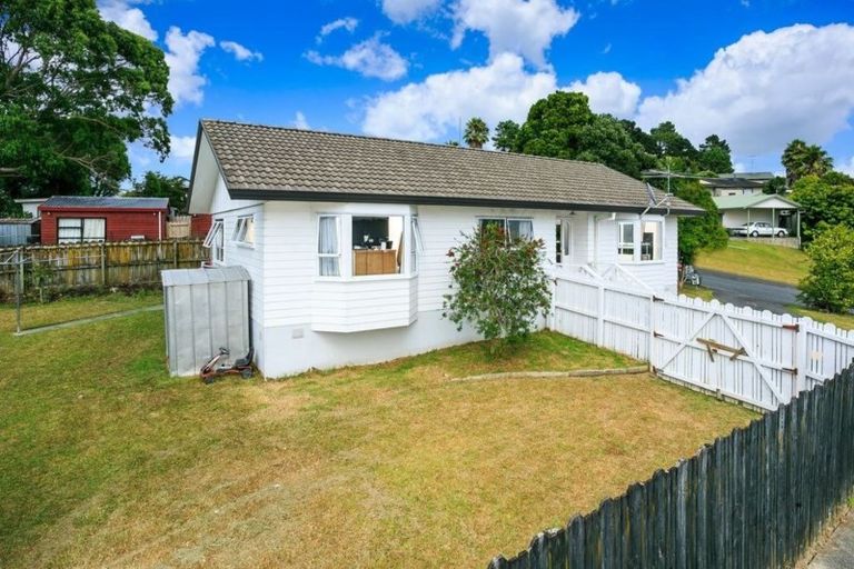 Photo of property in 14 Jumento Place, Unsworth Heights, Auckland, 0632
