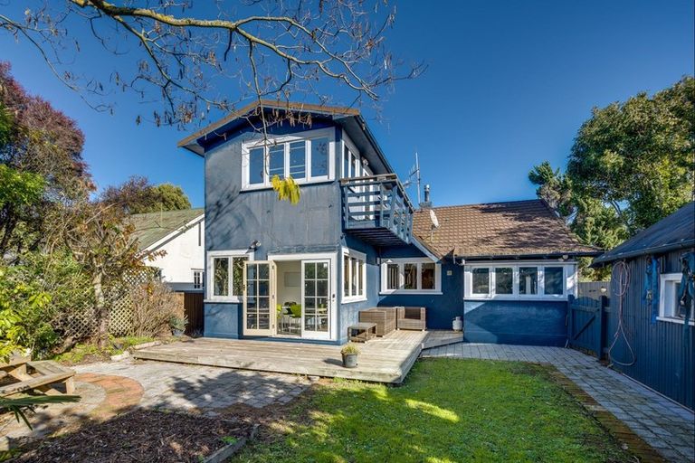 Photo of property in 810 Heretaunga Street East, Parkvale, Hastings, 4122