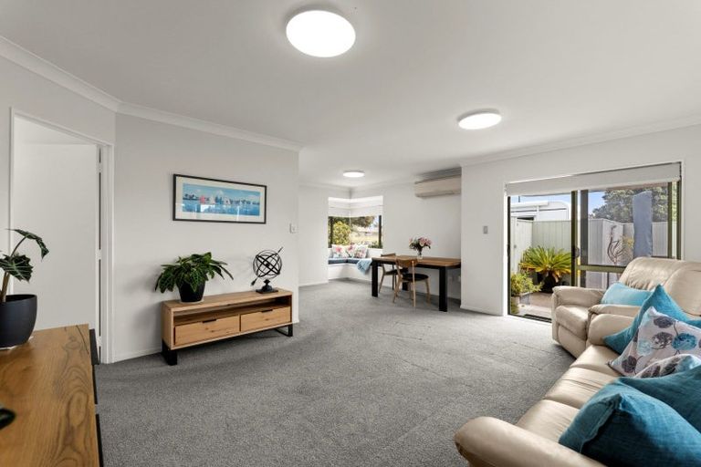 Photo of property in 100a Pacific View Road, Papamoa Beach, Papamoa, 3118