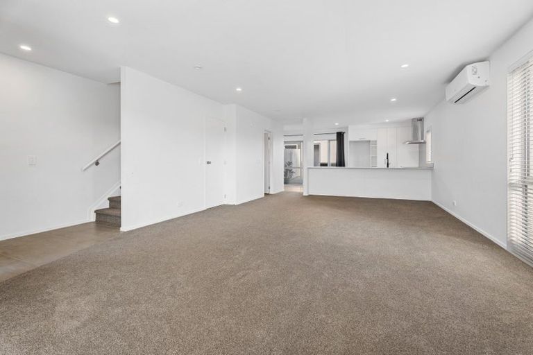 Photo of property in 31 Aviation Street, Takanini, 2112