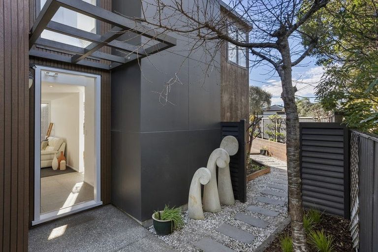 Photo of property in 2/3 Craig Road, Milford, Auckland, 0620