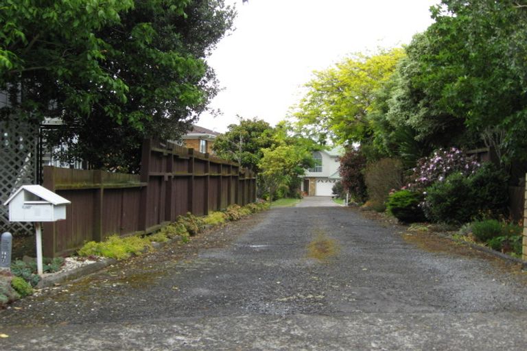 Photo of property in 2/10 Nadine Place, Mangere Bridge, Auckland, 2022