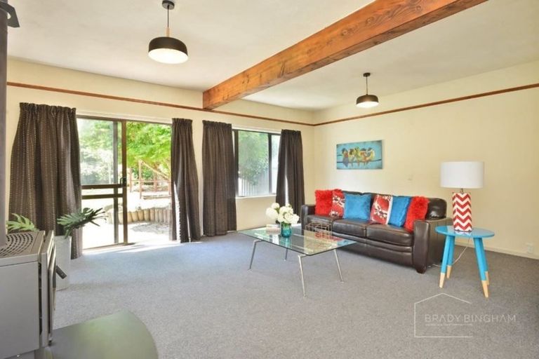 Photo of property in 82 Victoria Street, Carterton, 5713