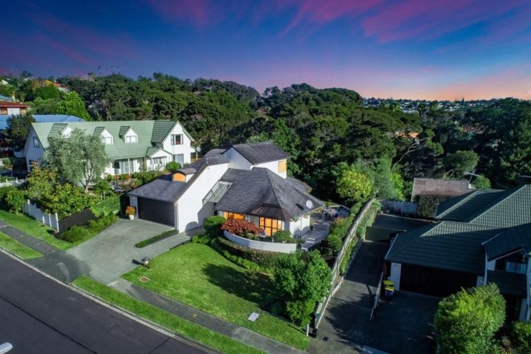 Photo of property in 110 Seaview Road, Glenfield, Auckland, 0629