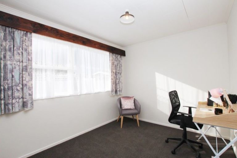 Photo of property in 10 Clyde Street, Ferndale, New Plymouth, 4310