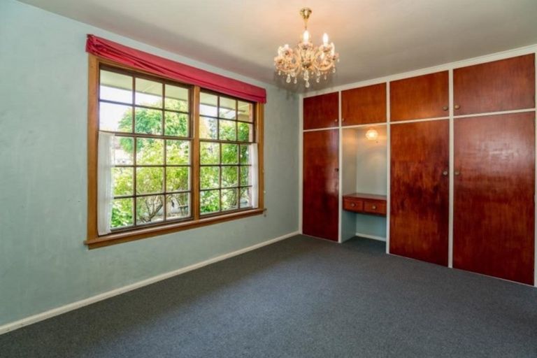 Photo of property in 233 Memorial Avenue, Burnside, Christchurch, 8053