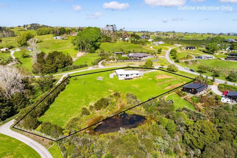 Photo of property in 11 Lupis Way, Kaiwaka, 0573
