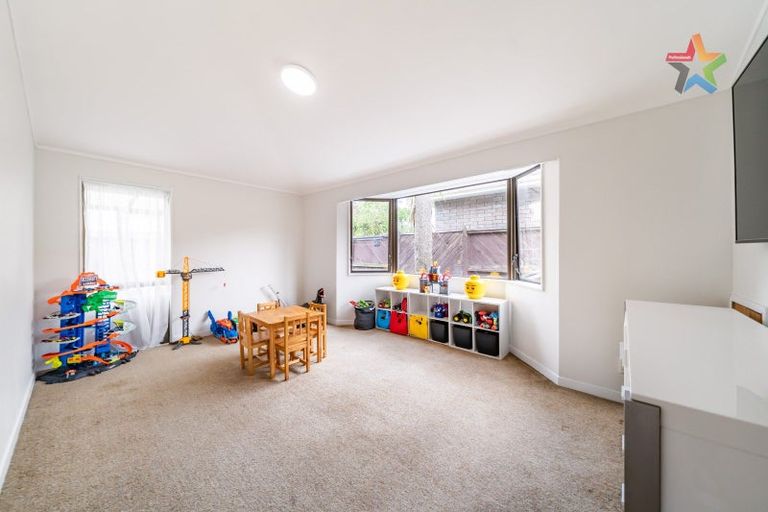 Photo of property in 19 Mcenroe Grove, Naenae, Lower Hutt, 5011