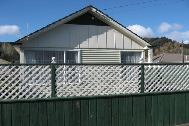Photo of property in 76 Wellington Road, Wainuiomata, Lower Hutt, 5014