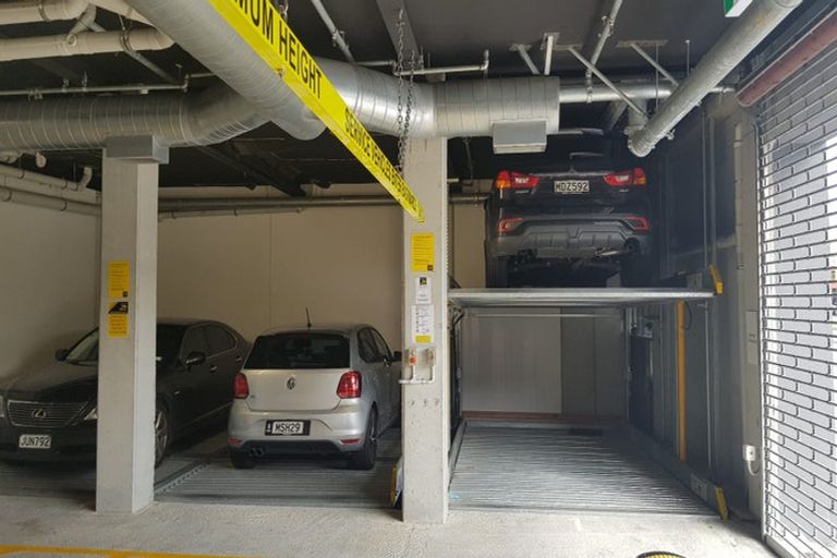 Photo of property in Alpha Apartments, 503/4 Elizabeth Street, Mount Victoria, Wellington, 6011