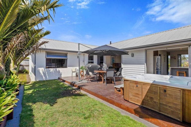 Photo of property in 8 Wentworth Lane, Waiwhakaiho, New Plymouth, 4312