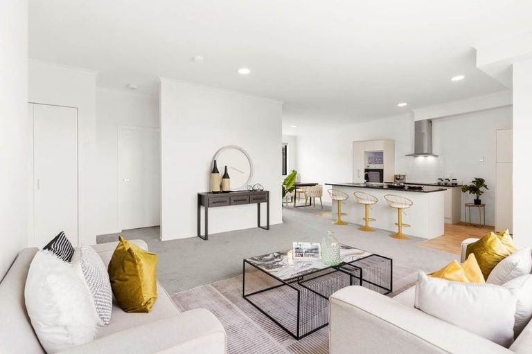 Photo of property in 11/130 Stancombe Road, Flat Bush, Auckland, 2016