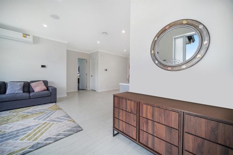 Photo of property in 1 Tuwhare Street, Papakura, 2110