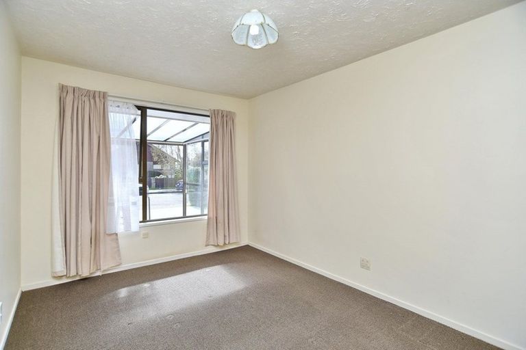 Photo of property in 2/1 Mapledale Place, Halswell, Christchurch, 8025