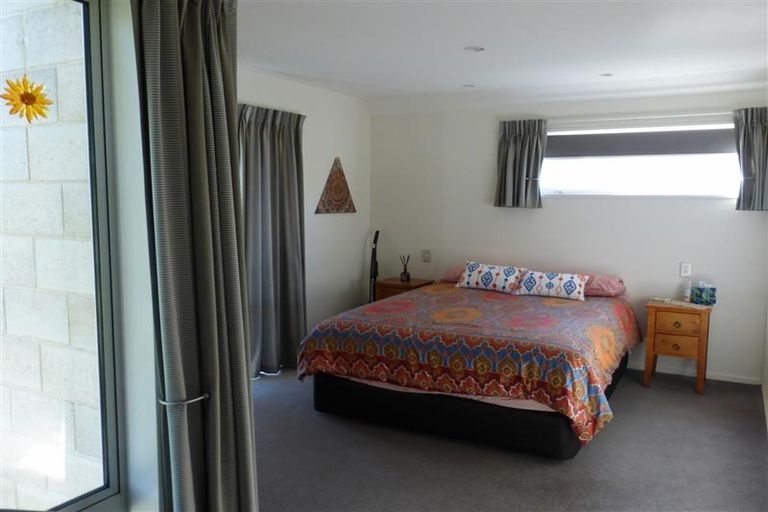 Photo of property in 21 Pavilion Crescent, Hillmorton, Christchurch, 8024
