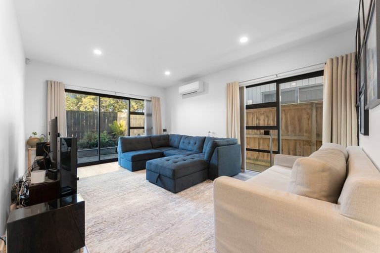 Photo of property in 7 Tapuwae Way, Mangere Bridge, Auckland, 2022