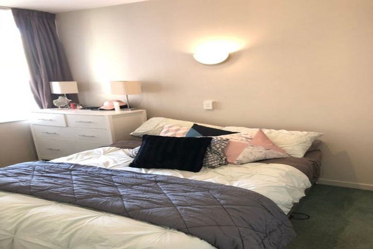 Photo of property in Terrace Tower Apartments, 3d/126 The Terrace, Wellington Central, Wellington, 6011