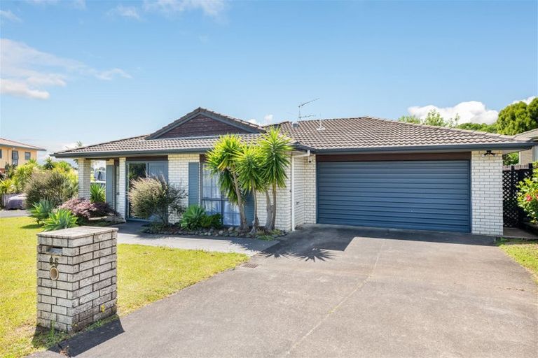 Photo of property in 85 Buscomb Avenue, Henderson, Auckland, 0610