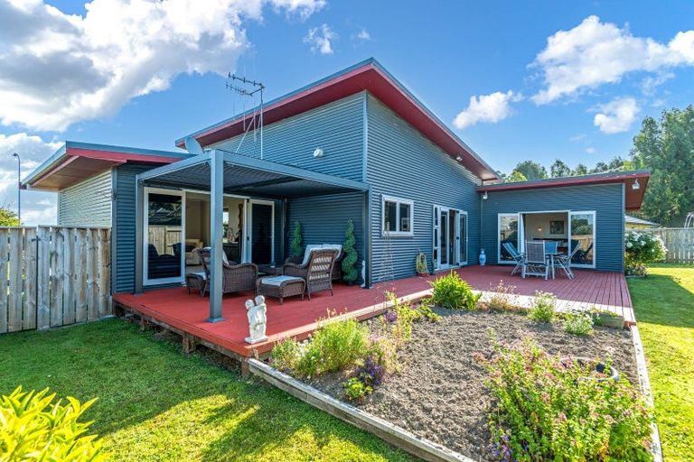 Photo of property in 17 Ursula Drive, Feilding, 4702