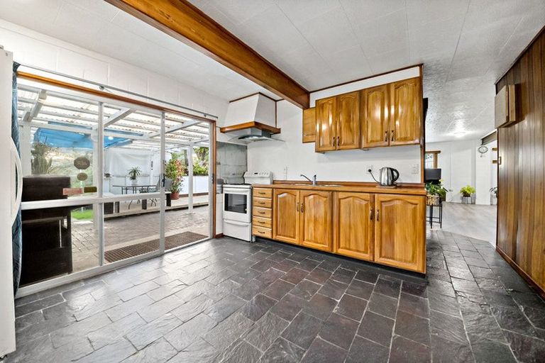 Photo of property in 91 Barrys Road, Glendene, Auckland, 0602