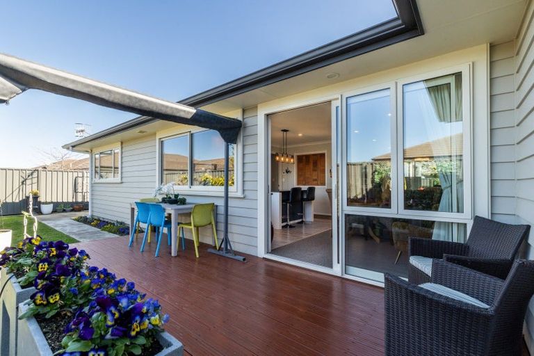 Photo of property in 17 Rakaia Way, Poraiti, Napier, 4112