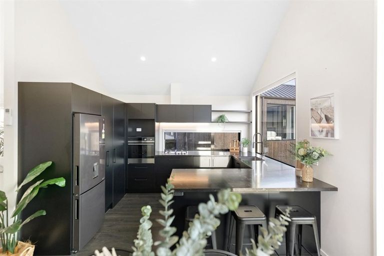 Photo of property in 21 Soudley Court, Jacks Point, Queenstown, 9371