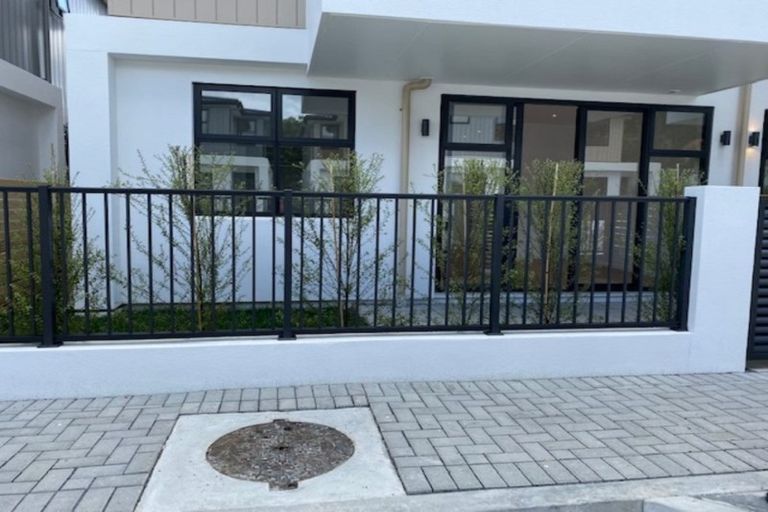 Photo of property in 2/445 Hibiscus Coast Highway, Orewa, 0931