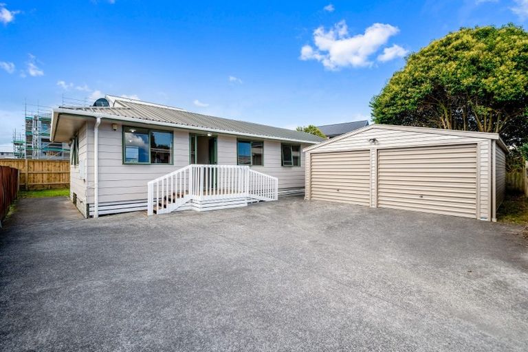 Photo of property in 11a Keeling Road, Henderson, Auckland, 0612