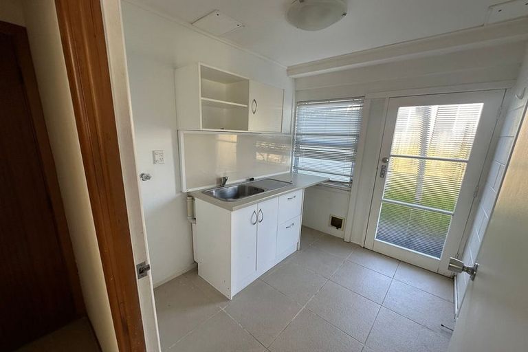 Photo of property in 12a Westwell Road, Belmont, Auckland, 0622