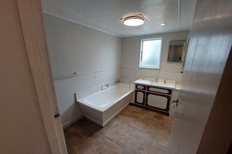 Photo of property in 104 Oram Avenue, New Brighton, Christchurch, 8061