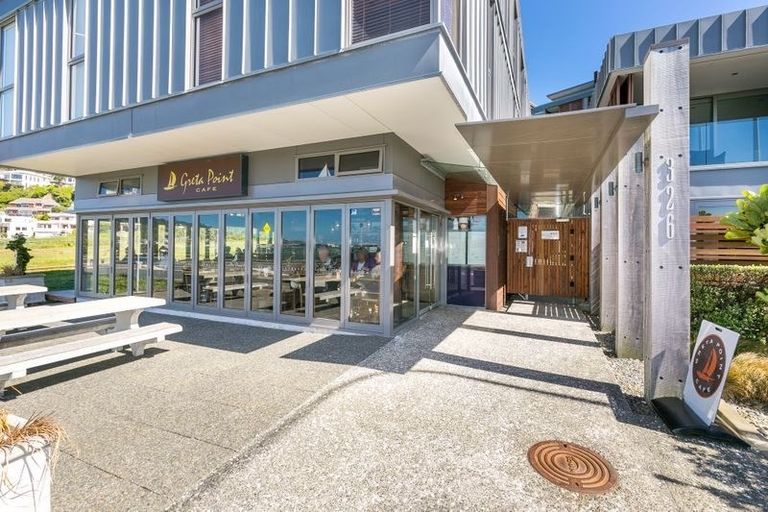 Photo of property in Patent 326 Apartments, 326 Evans Bay Parade, Hataitai, Wellington, 6021