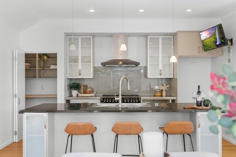 Photo of property in 21 Westpark Drive, Burnside, Christchurch, 8053