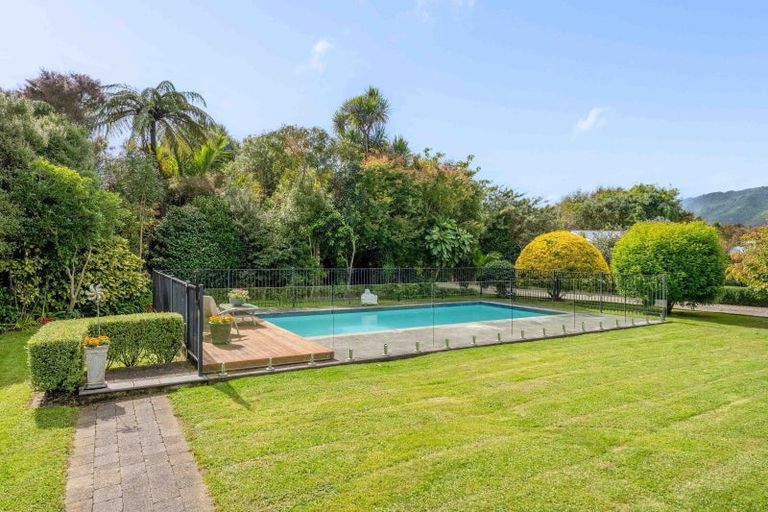 Photo of property in 9 Paretai Grove, Waikanae, 5036