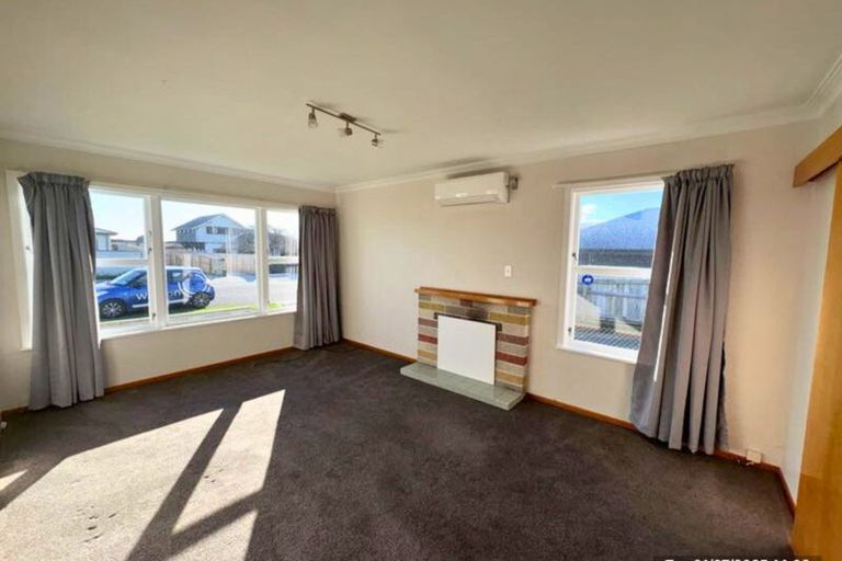 Photo of property in 34 Queenwood Road, Levin, 5510