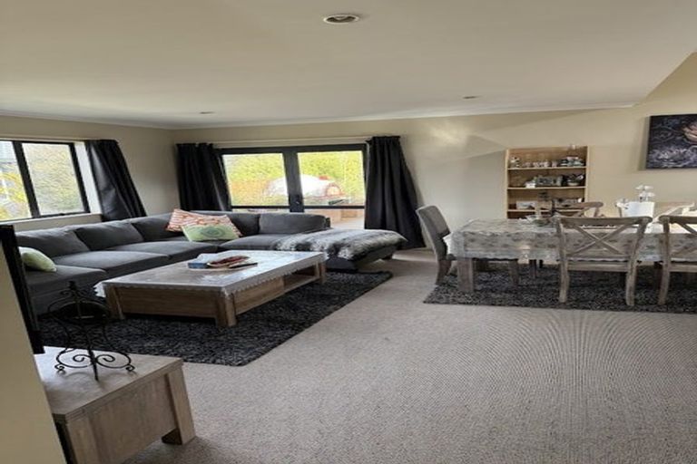 Photo of property in 12a Riverstone Drive, Riverstone Terraces, Upper Hutt, 5018