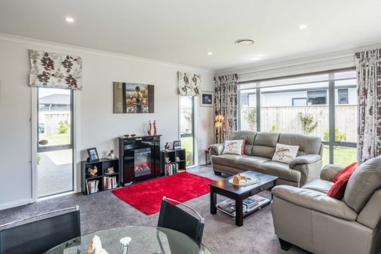 Photo of property in 12 Christow Court, Paraparaumu, 5032