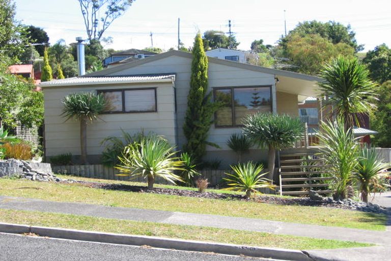 Photo of property in 2/88 Langana Avenue, Browns Bay, Auckland, 0630