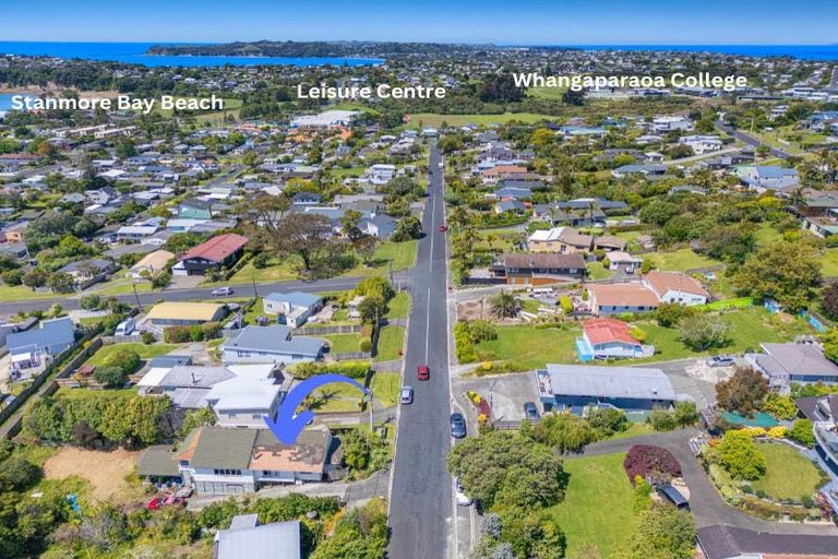 Photo of property in 10 Surf Road, Stanmore Bay, Whangaparaoa, 0932