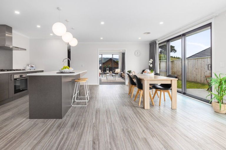 Photo of property in 22 Queen Charlotte Drive, Aotea, Porirua, 5024