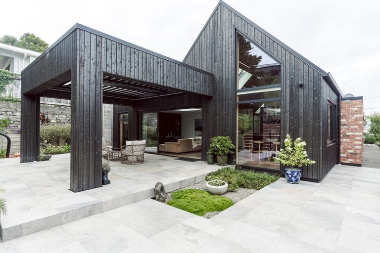 Photo of property in 20 Gilbert Street, New Plymouth, 4310