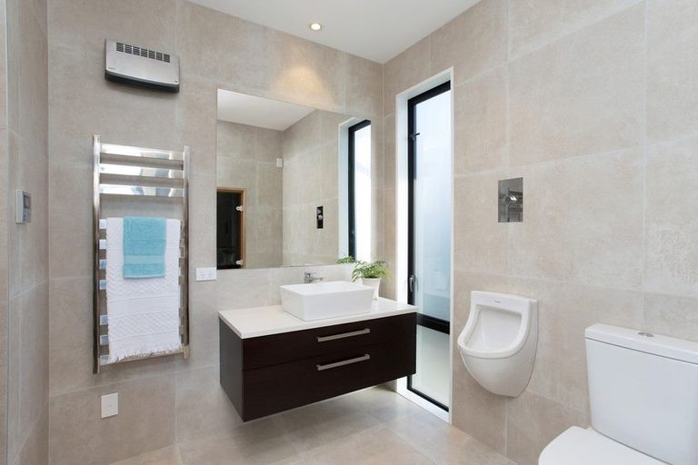 Photo of property in 51 Waiwetu Street, Fendalton, Christchurch, 8052